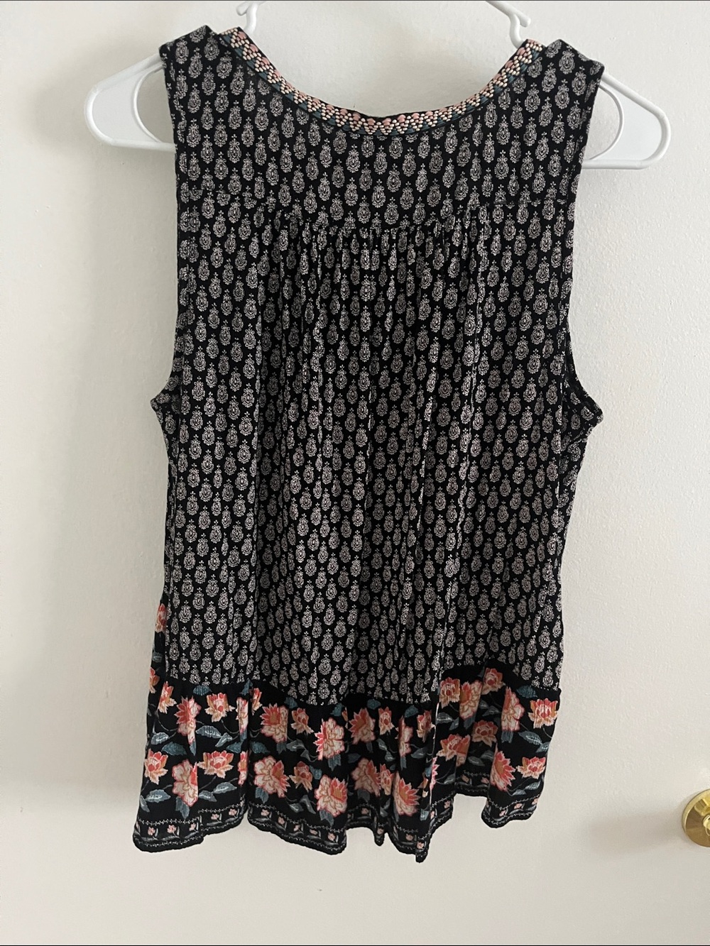 Patrons of Peace Black Sleeveless Floral-Trimmed Camisole - Picture 5 of 5